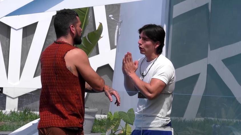 Juan Pedro enfrenta a Alan Didier por un comentario que afectó a Karen Paola: “¿Sabes lo que pasó?“