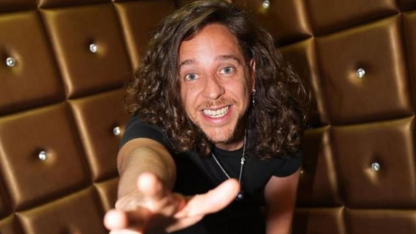 Matías Vega deja el pelo largo en el pasado y se atreve con cambio de look: "Lo mino que está"