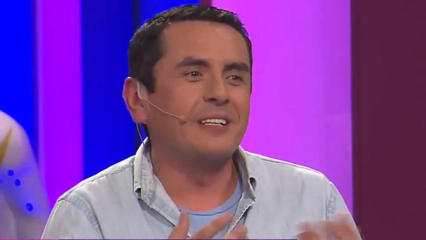 Pablo Canaliza sorprende como vocal de mesa: desde canalizaciones hasta selfies en plena votación 