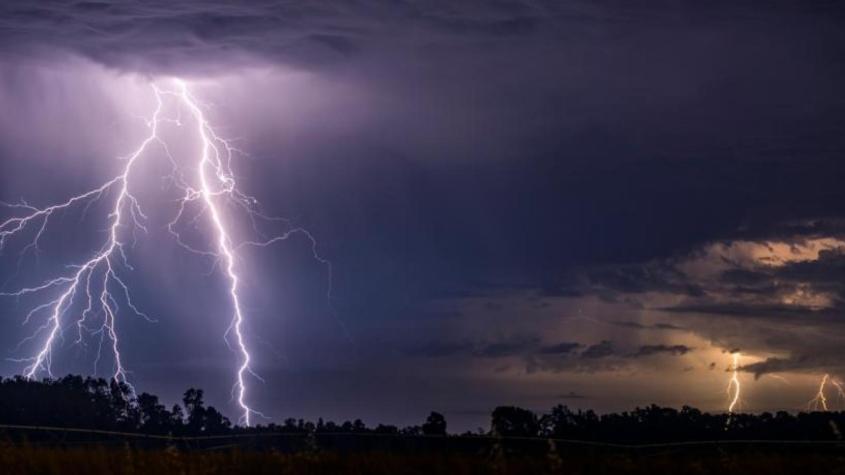 Tras intensas jornadas de calor: anuncian lluvias y tormentas eléctricas para el fin de semana en la Región Metropolitana