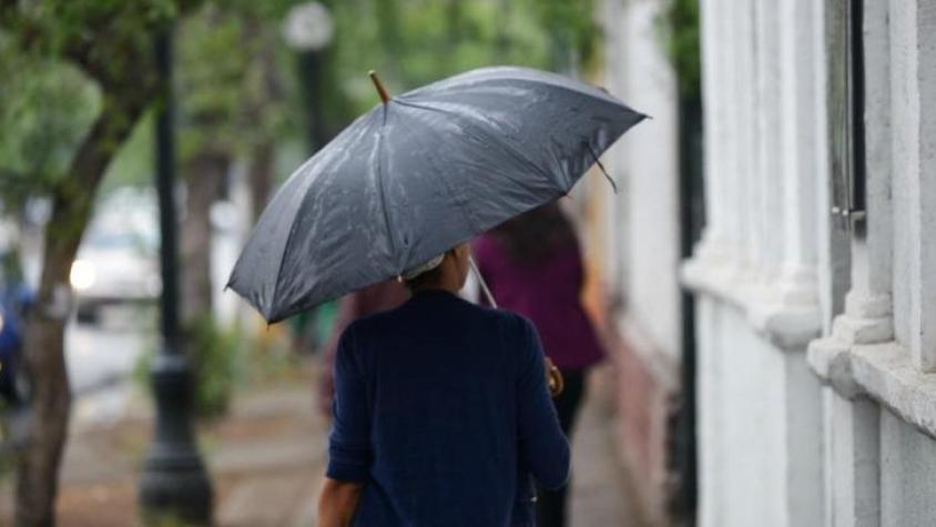 Anuncian lluvia para este jueves: revisa a qué hora y cuántos milímetros caerán