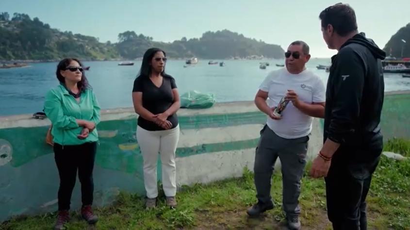 Pancho Saavedra conoce el testimonio de hombre que participó en rescate del naufragio en Bahía Mansa