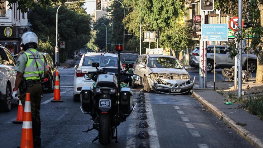 Conductor ebrio chocó a Carabinero que iba camino a su comisaría en Providencia: marcó 1,98 en el alcotest