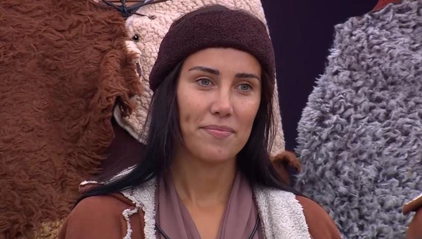 Mundos Opuestos | Capítulo 161: Cyntia toma una decisión que la enfrenta a su propio equipo