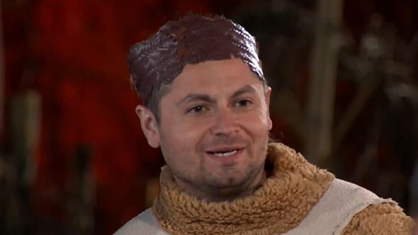 ¿Se parecen? Durante una actividad de Mundos Opuestos comparan a Princeso con conocido periodista deportivo 