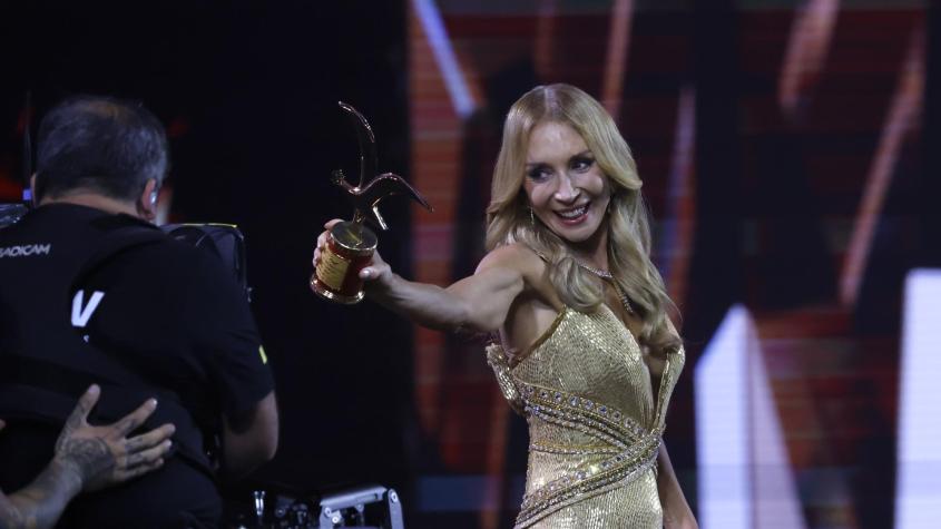 El Colombiano no perdonó tres errores en el vestido de Karen Doggenweiler en la primera noche del Festival de Viña del Mar 2026