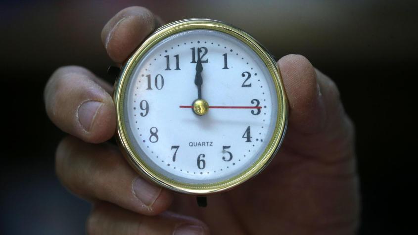 Fecha oficial del cambio de hora en Chile 2026: ¿Cuándo empieza el horario de invierno?