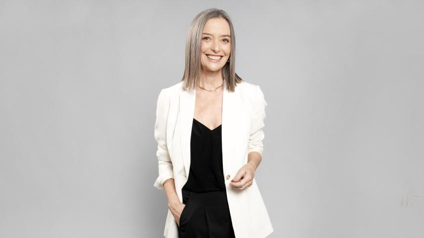 Consuelo Saavedra regresa a la televisión y asume la conducción de Teletrece tarde 