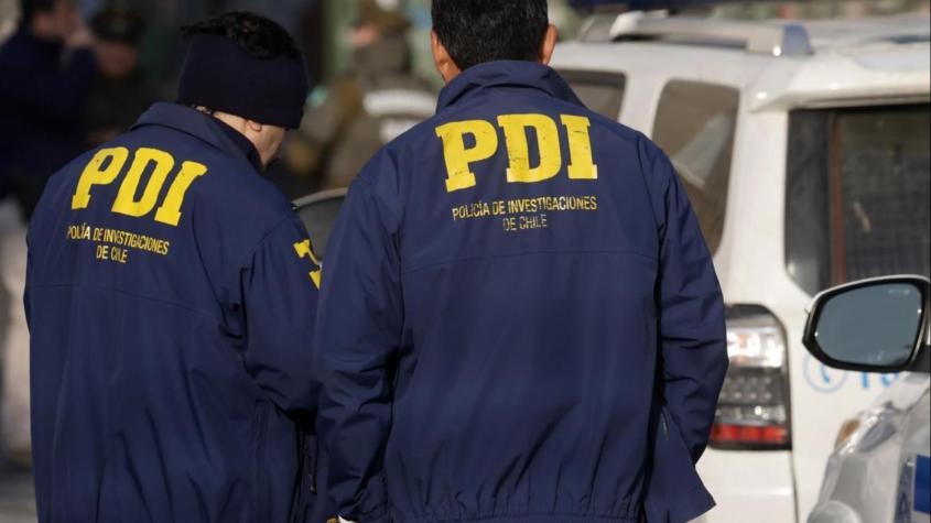 Madre e hijo aparecen muertos al interior de una piscina en San Clemente: PDI investiga el caso