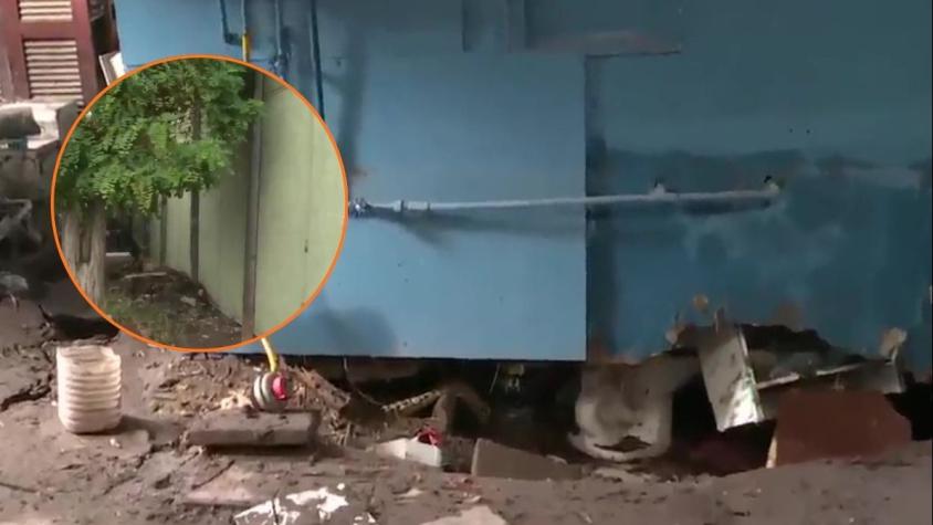 Socavón destruye casa de adulta mayor en Padre Hurtado: Acusan a empresa de tapar acequia