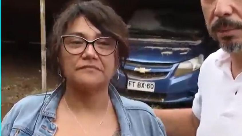 Vecina de Maipú rompe en llanto por muerte de su perro en medio de intensa lluvia: "Era parte de nuestra familia"