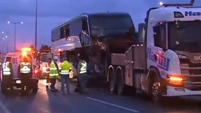 Fatal accidente en Pitrufquén: chofer de bus habría cometido grave error y auxiliar de 19 años falleció