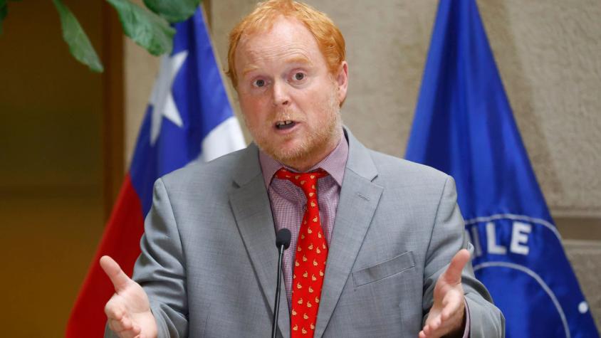 Explican el drástico cambio físico de Rojo Edwards: senador bajó 11 kilos en 22 días