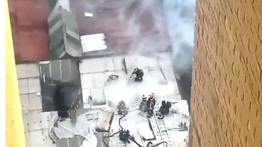 Preocupación por incendio en cité de Santiago: más de 100 personas fueron evacuadas