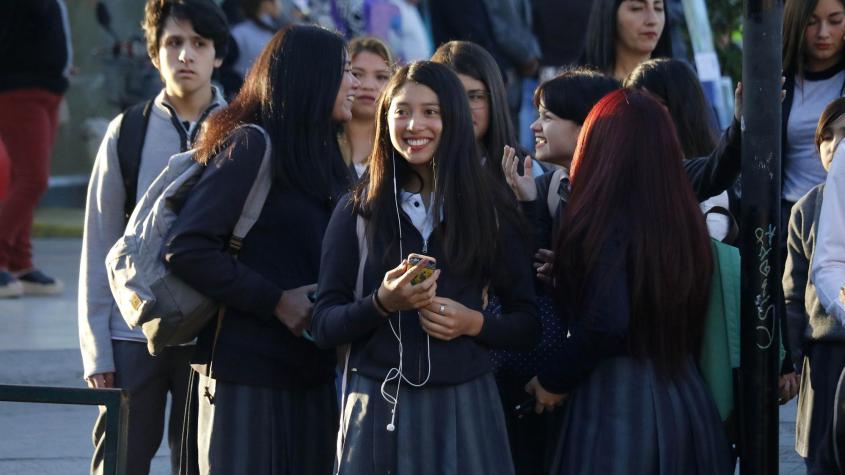Se acaban las vacaciones de verano: revisa para cuándo está pactada la vuelta a clases en Chile este 2026