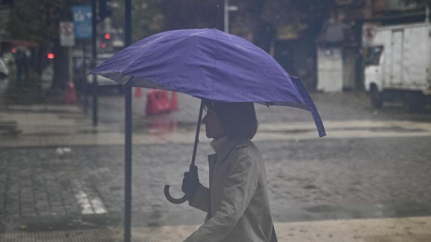 Anuncian sistema frontal en 8 regiones del país: ¿Cuándo podría llover en la Región Metropolitana?