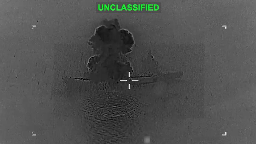 Video del momento en que EEUU destruye un "portadrones" iraní: era del tamaño de un portaaviones de la II Guerra Mundial