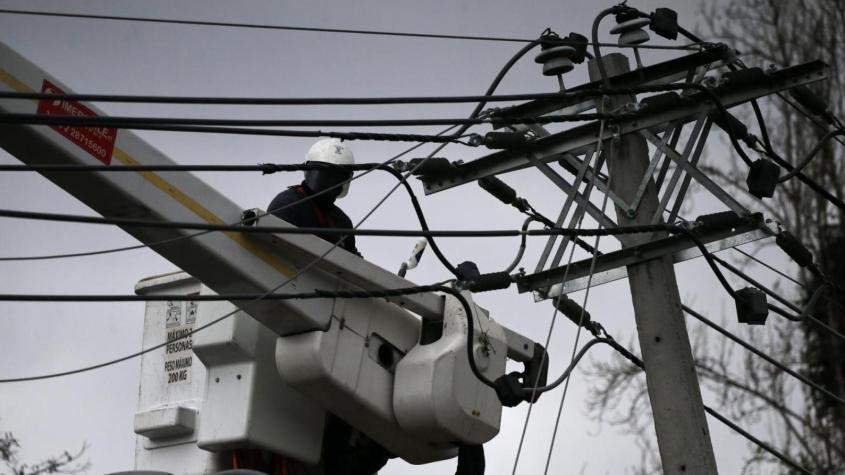 Confirman corte de luz en seis comunas de la RM este lunes 9 de marzo: revisa los sectores y horarios