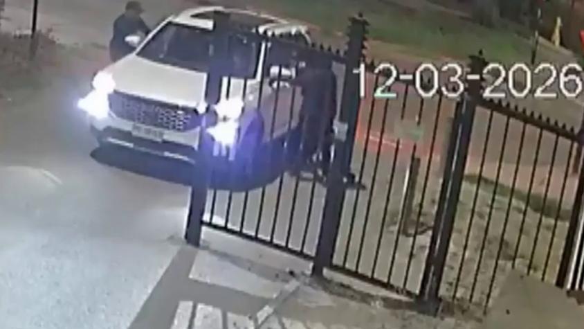 "¡Bájate!": El angustiante registro de un violento portonazo a una mujer que fue atacada por seis hombres en Lampa