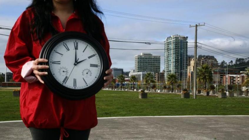 Cambio de hora en Chile: este es el día en que se atrasan los relojes