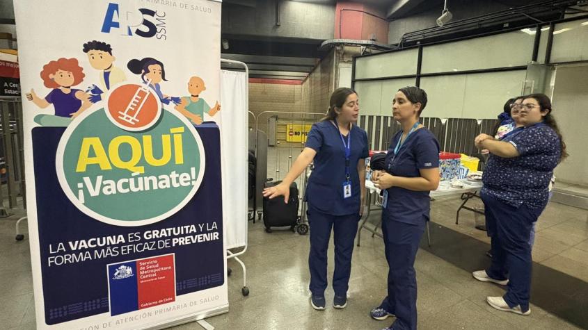 Confirman vacunación gratuita en el Metro contra la influenza: revisa cuándo, en qué estaciones y a qué hora