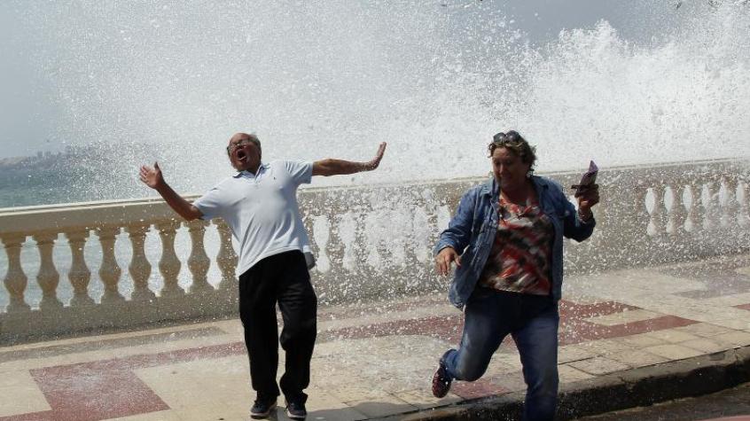 Confirman marejadas en las costas chilenas entre martes y viernes: revisa dónde y los horarios críticos
