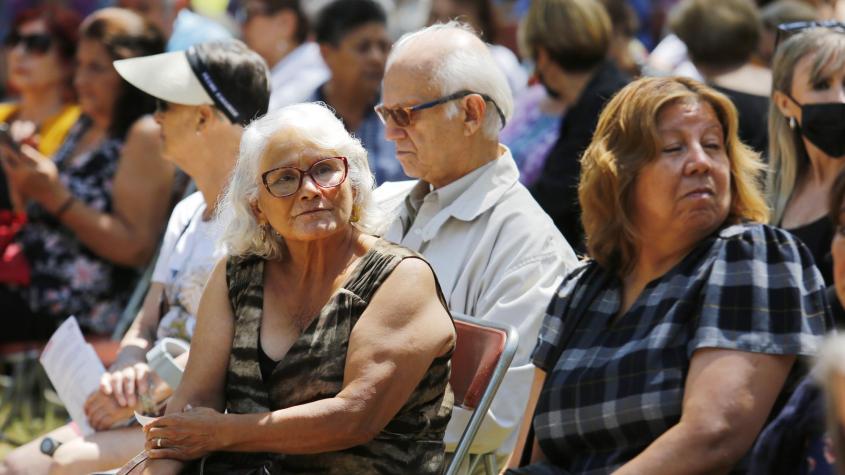 Bono de hasta $100 mil para jubilados: el requisito clave que deben cumplir las mujeres para acceder