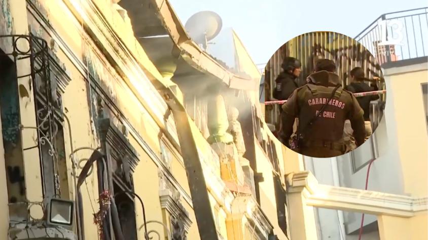 Mujer se lanza desde cité en llamas y cae sobre carabinero en Santiago: ambos resultaron con fracturas