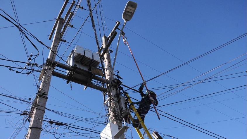 Corte de luz en 5 comunas de la RM este fin de semana: revisa sectores y horarios para el 11 y 12 de abril