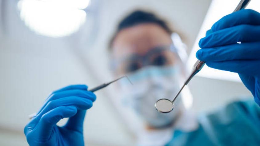 Desde endodoncias a obturaciones: estos son los tratamientos dentales que cubre el Bono PAD de Fonasa