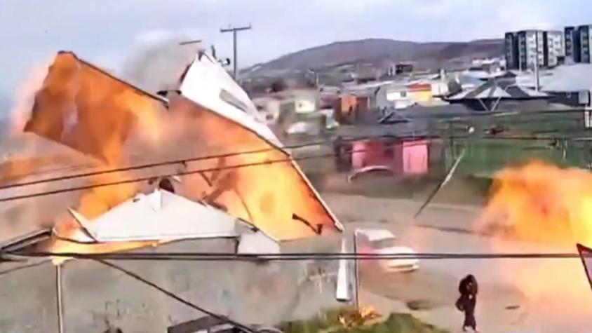 VIDEO: Impresionante explosión destruye casa en Punta Arenas y deja un herido grave
