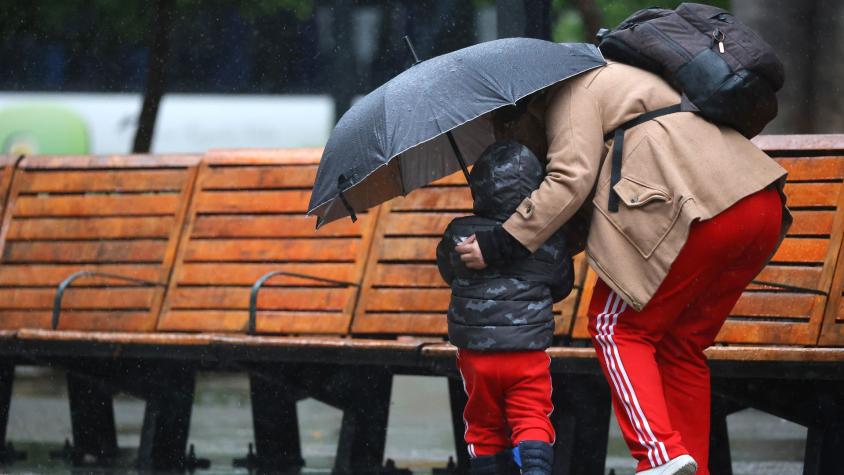 Lluvia en Santiago: A qué hora precipitará HOY en la Región Metropolitana