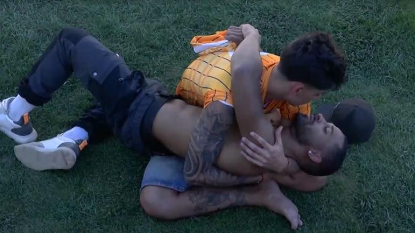 "Te pescaría a besos": Bimza tuvo un cariñoso y divertido momento con participante del reality 