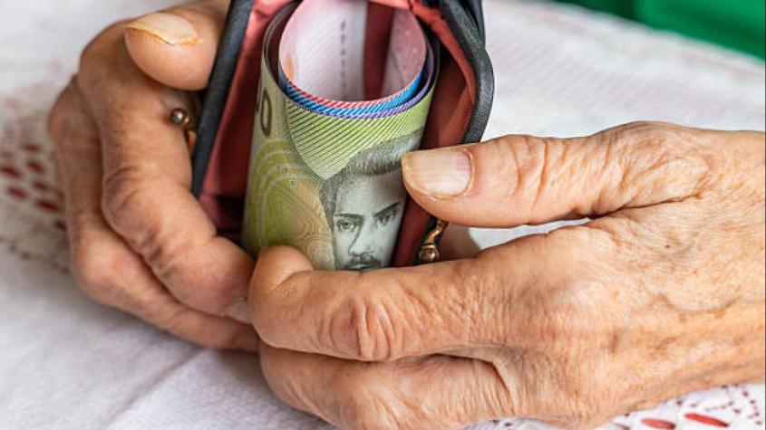 Bonos para adultos mayores en junio: revisa qué beneficios puedes recibir y cómo saber si te corresponden