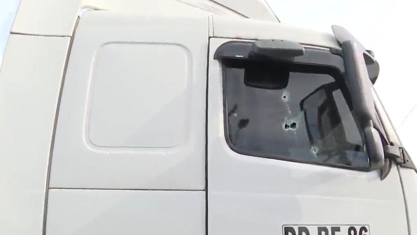 Persecución de Maipú a Quilicura terminó con delincuente herido tras balacera: robaron un camión con botellas de whisky Persecución de Maipú a Quilicura terminó con delincuente herido tras balacera: robaron un camión con botellas de whisky