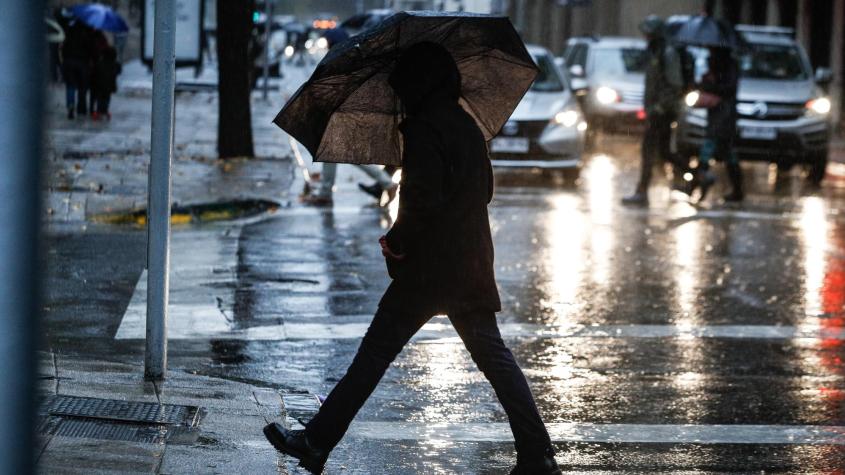 Con la llegada del tren de sistemas frontales: ¿a qué hora comenzarán las lluvias en Santiago? Con la llegada del tren de sistemas frontales: ¿a qué hora comenzarán las lluvias en Santiago?