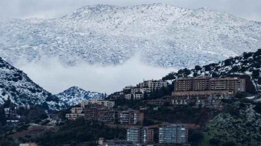 No solo lluvia: la nieve podría acercarse más de lo habitual a Santiago No solo lluvia: la nieve podría acercarse más de lo habitual a Santiago