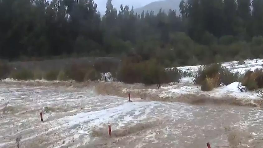 De la sequía a la inundación: estero Aucó de Illapel aumentó caudal en pocas horas por intensa lluvia