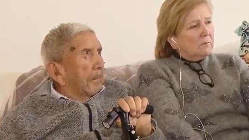 Hombre de 98 años sufrió violento portonazo en Santiago: "Gritaba: 'Me quieren matar, vecinos'" Hombre de 98 años sufrió violento portonazo en Santiago: "Gritaba: 'Me quieren matar, vecinos'"