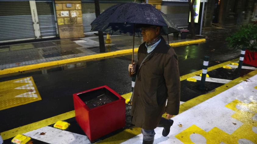 Un nuevo sistema frontal llega a Santiago: cuándo será, a qué hora y cuánto lloverá