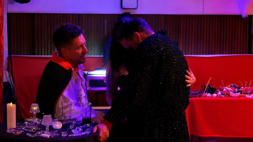 Camilo Huerta se quiebra en medio de fiesta en el reality: relación con Paula Pavic pasa difícil momento