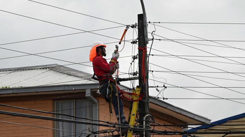 Cortes de luz este miércoles 19 en Santiago: revisa las comunas y horarios afectados