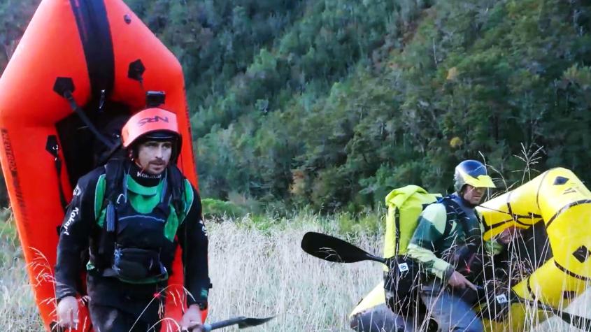 El clan navegó entre témpanos y llegó a un imponente ventisquero en Campos de Hielo Norte El clan navegó entre témpanos y llegó a un imponente ventisquero en Campos de Hielo Norte