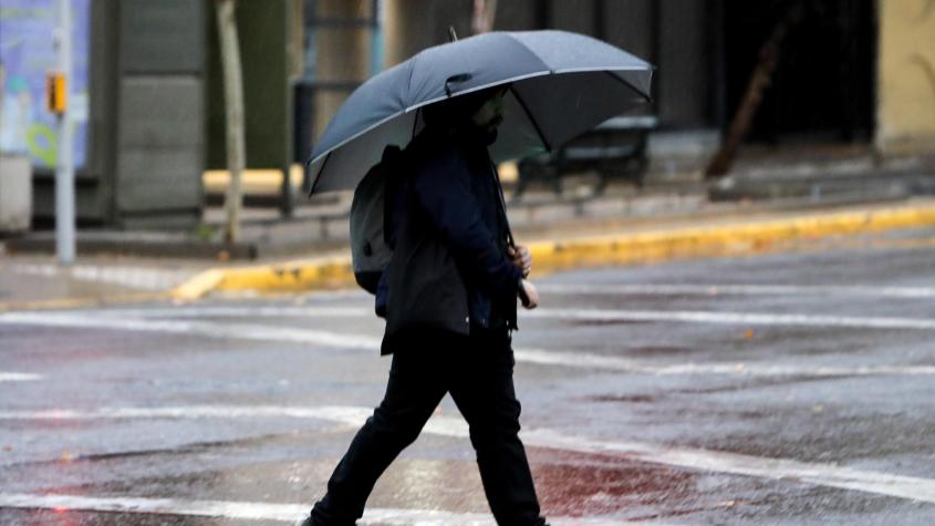 Lluvias afectarán a Santiago durante este miércoles: ¿A qué hora comenzarán?