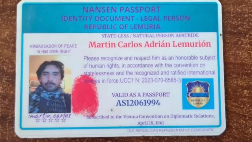 Chileno fingió ser de la "República de Lemuria" y fue detenido por carabineros: acusó que tenía "inmunidad diplomática" Chileno fingió ser de la "República de Lemuria" y fue detenido por carabineros: acusó que tenía "inmunidad diplomática"