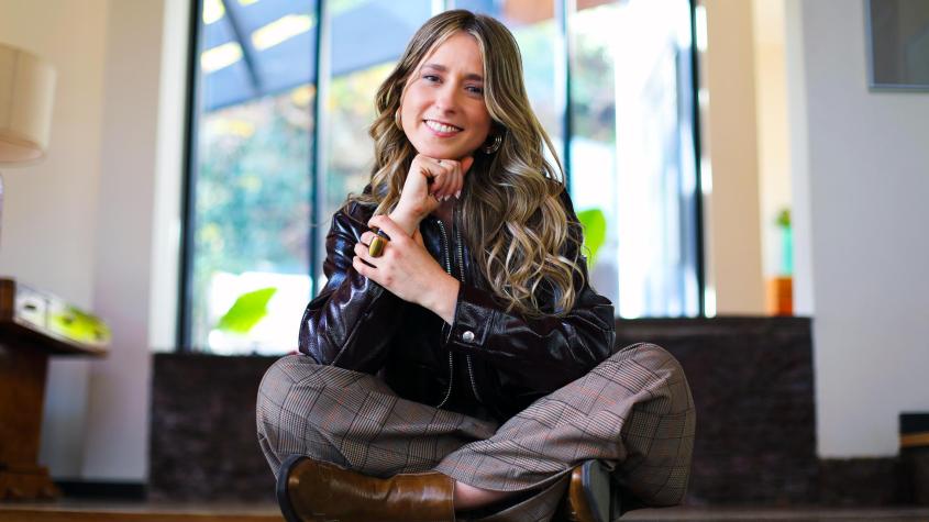 Participó en Patito feo y se vino a Chile por amor: la historia de Camila Outon, la actriz de la nueva mininovela del 13 Participó en Patito feo y se vino a Chile por amor: la historia de Camila Outon, la actriz de la nueva mininovela del 13