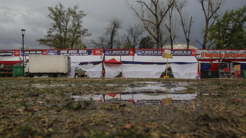 Sistema frontal amenaza el fin de semana largo: cinco regiones quedan bajo alerta y rachas podrían llegar a 90 km/h Sistema frontal amenaza el fin de semana largo: cinco regiones quedan bajo alerta y rachas podrían llegar a 90 km/h