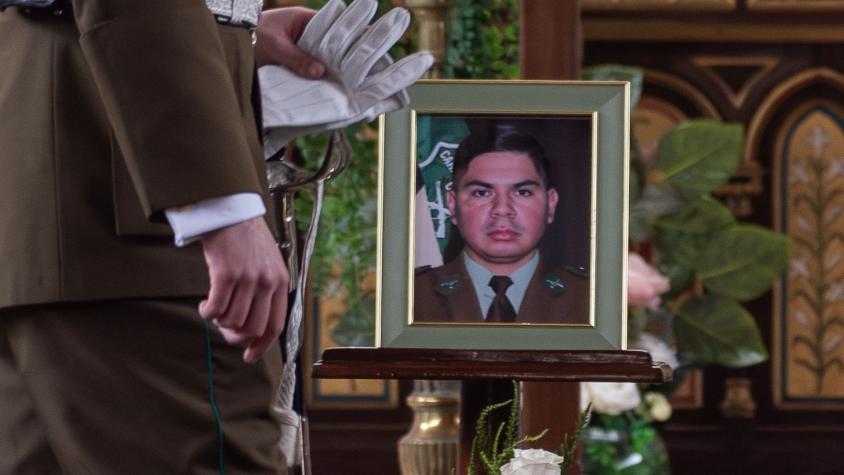 El emotivo gesto de Carabineros por la muerte de compañero en Lo Espejo El emotivo gesto de Carabineros por la muerte de compañero en Lo Espejo