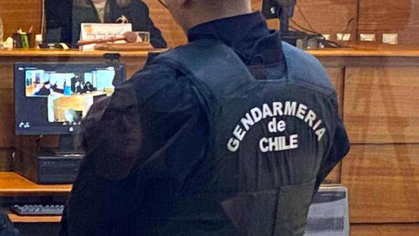 Celular por $450 mil y kilo de carne en $60 mil: los favores que realizaba Gendarmería al interior de las cárceles