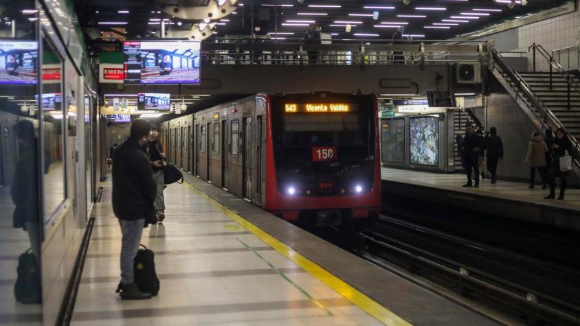 Metro de Santiago cierra estaciones por aluvión en Las Condes: revisa el estado de la red